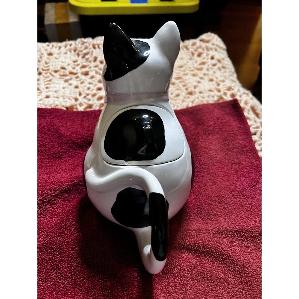 Black & White Teapot Or Creamer Ceramic Kitty With Kid Collectable [P]